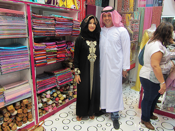 Vestido traje típico Musulmán Dubái.