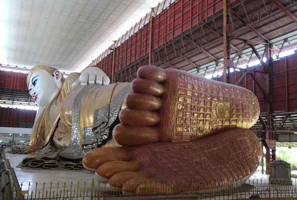 Buda Reclinado Yangon-Andorreando por el Mundo