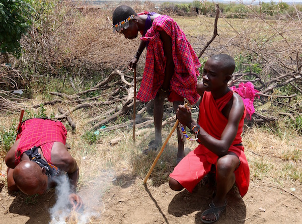 Fuego Tribu Maasai-Andorreando por el Mundo