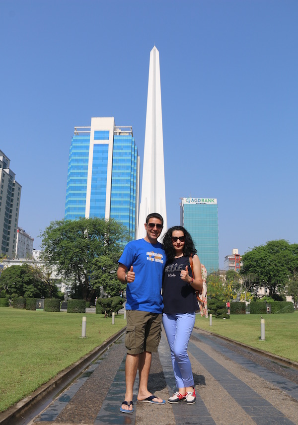Obelisco Parque Mahabandula-Andorreando por el Mundo