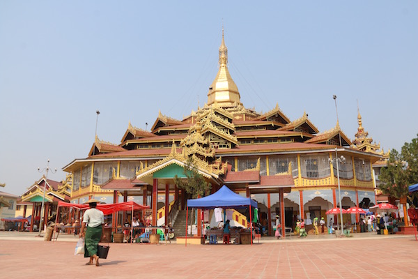 Pagoda Phaung Daw Oo-Andorreando por el Mundo