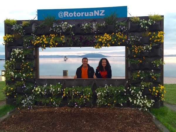 Letrero Rotorua-Andorreando por el Mundo