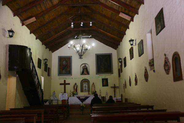 Interior Iglesia Rosa Lima
