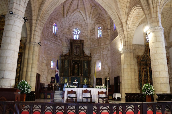 Altar catedral y basílica de Santa María de la Encarnación