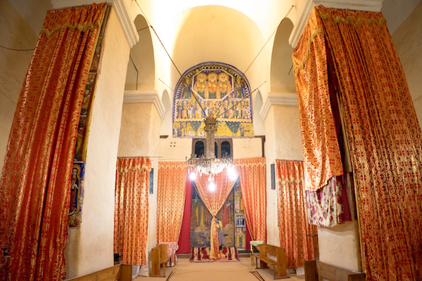 Interior iglesia vieja de Santa María de Sion