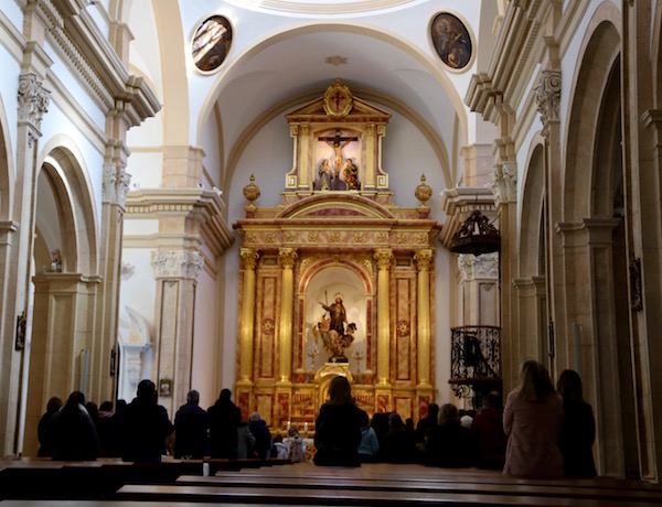 Interior Iglesia Santiago