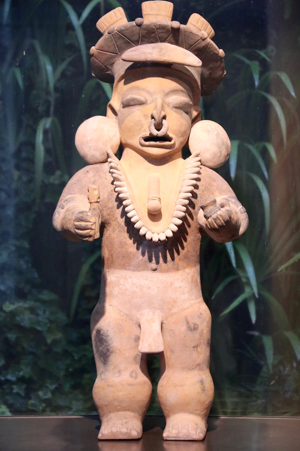 Escultura Sala 8, Museo de arte Precolombino.
