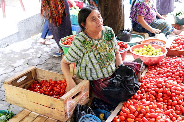 Indígena Mercado en Santiago Atitlán.