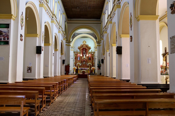 Interior iglesia Matriz, Cotacachi.
