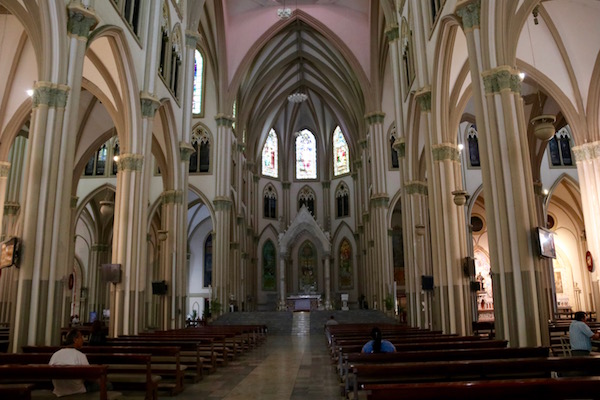 Interior iglesia catedral de San Pedro.