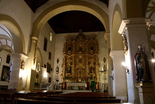 Interior iglesia de Santa María la Mayor.