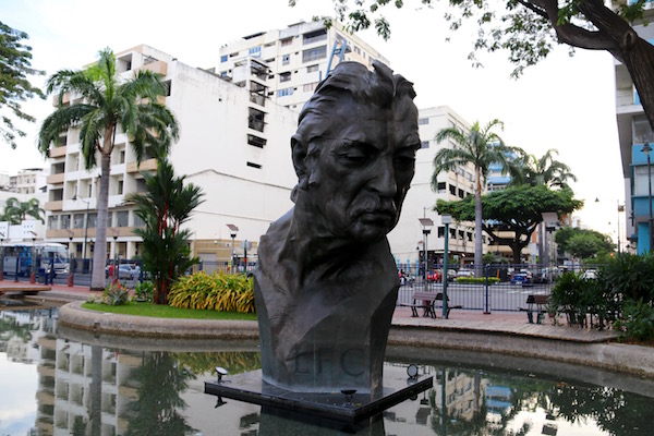 Monumento Febres-Cordero Ribadeneyra.