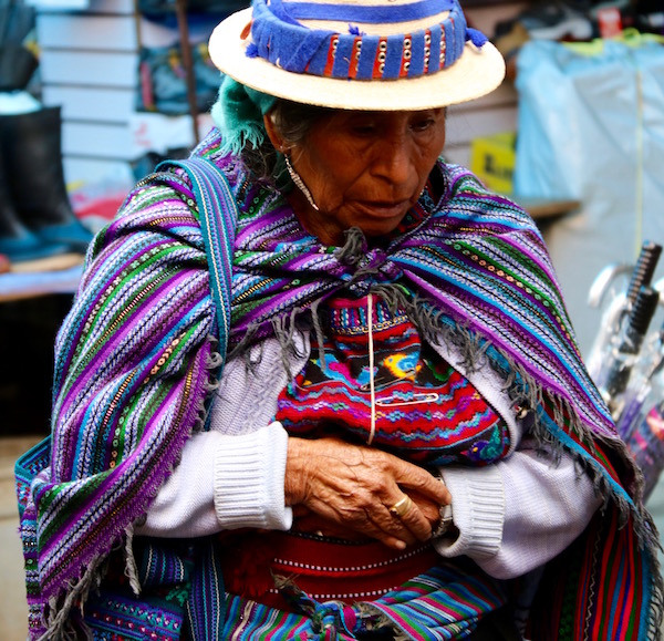 Mujer Indígena, en el pueblo de Todos Santos.