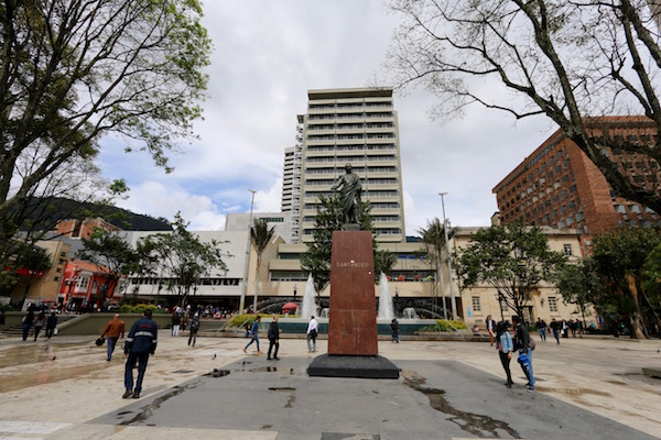 Parque Santander, Estatua de Francisco de Paula Santander.