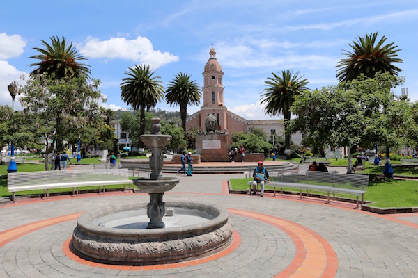 Plaza Bolívar, Otavalo.