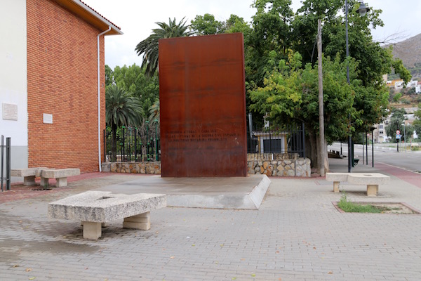 Monumento a las víctimas de la Guerra Civil.