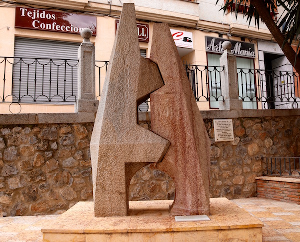 Monumento al Quinto Centenario de la Conquista de la Ciudad de Loja.