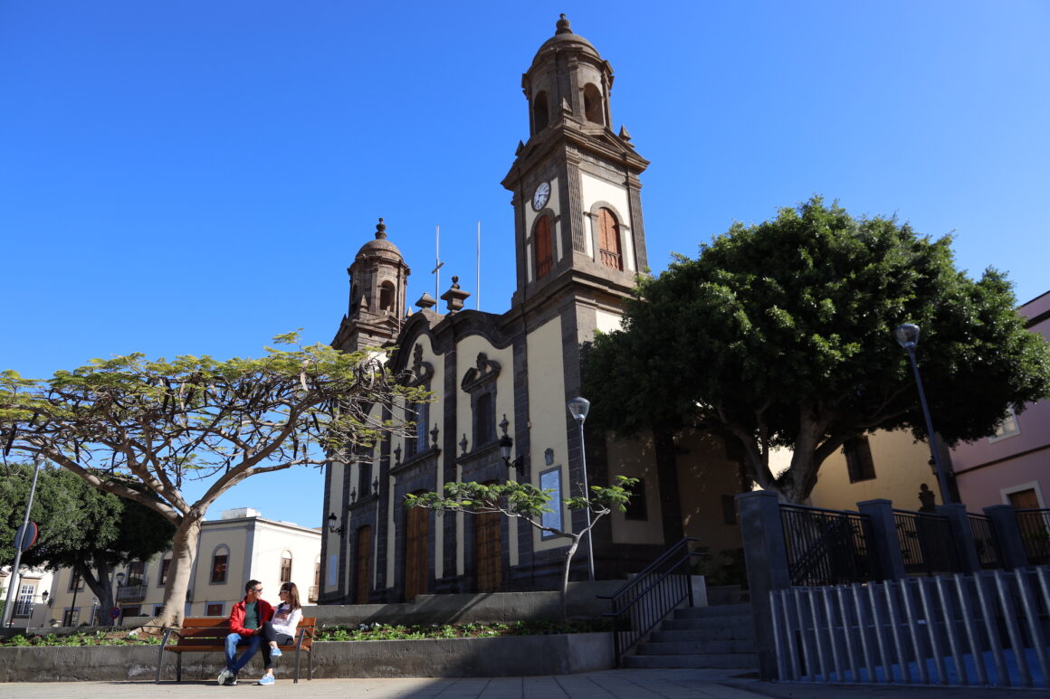 Iglesia de Santa María de Guía.