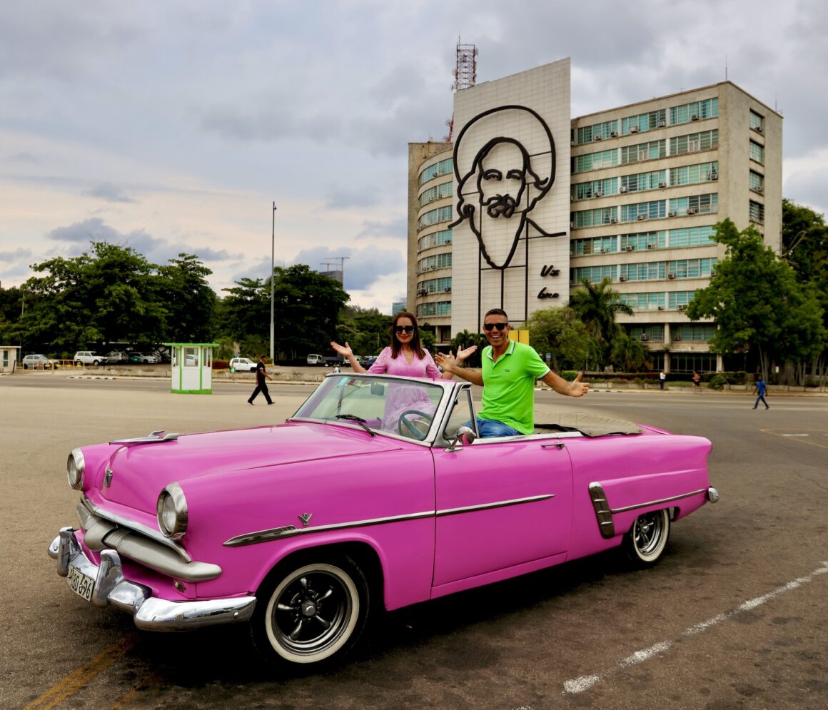 Coche antiguo en La Habana (taxi).