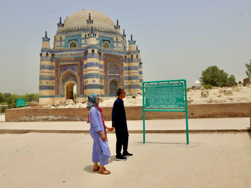 Tumba de Bibi Jawindi, Pakistán.