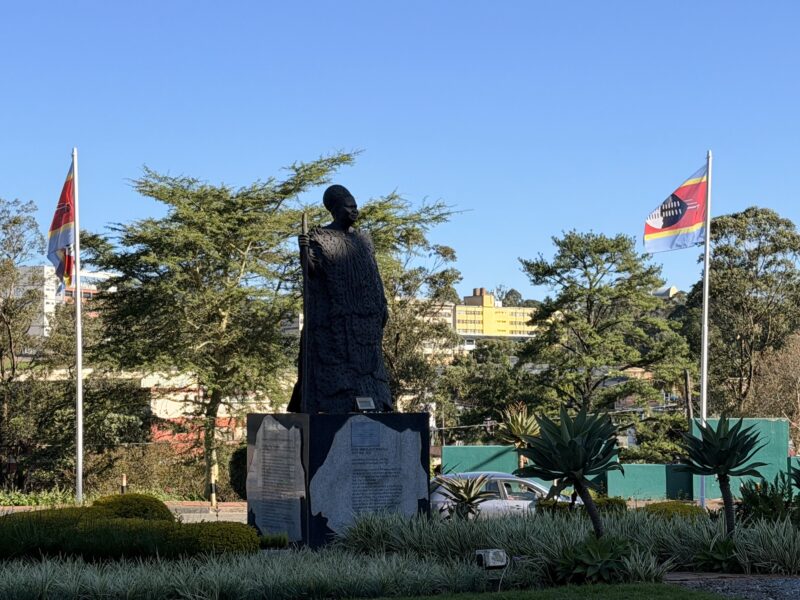 Monumento a la Reina Regente de Labotsibeni.