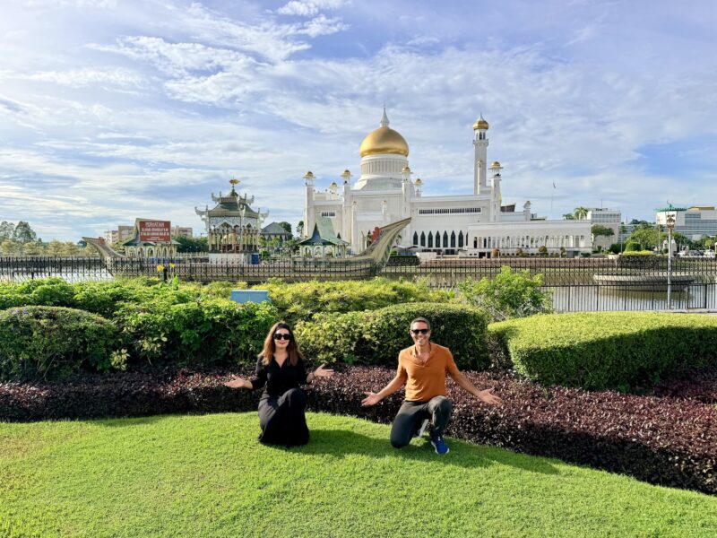 Mezquita del Sultán Omar Ali Saifuddin, Bandar Seri Begawan, Brunéi.